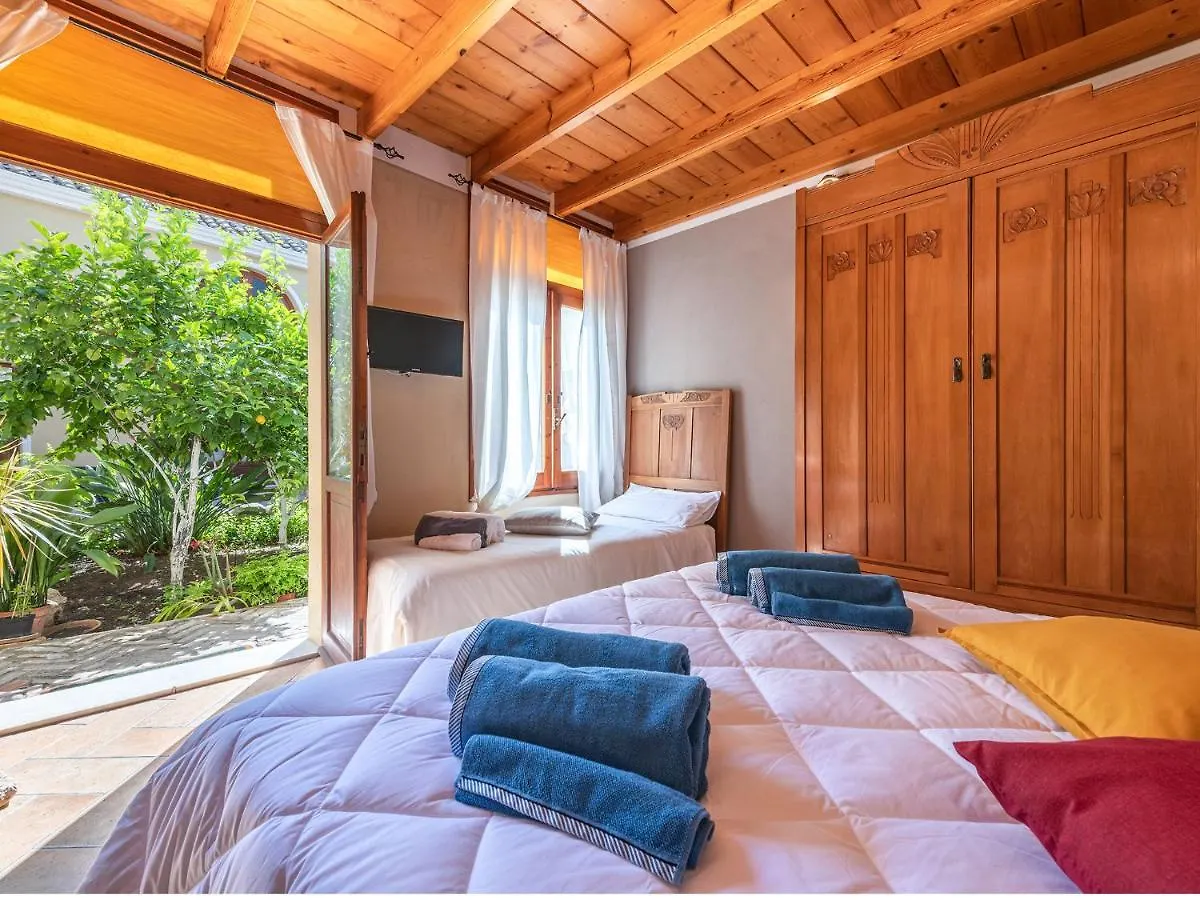Konukevi La Torretta Domus Otel Quartu SantʼElena