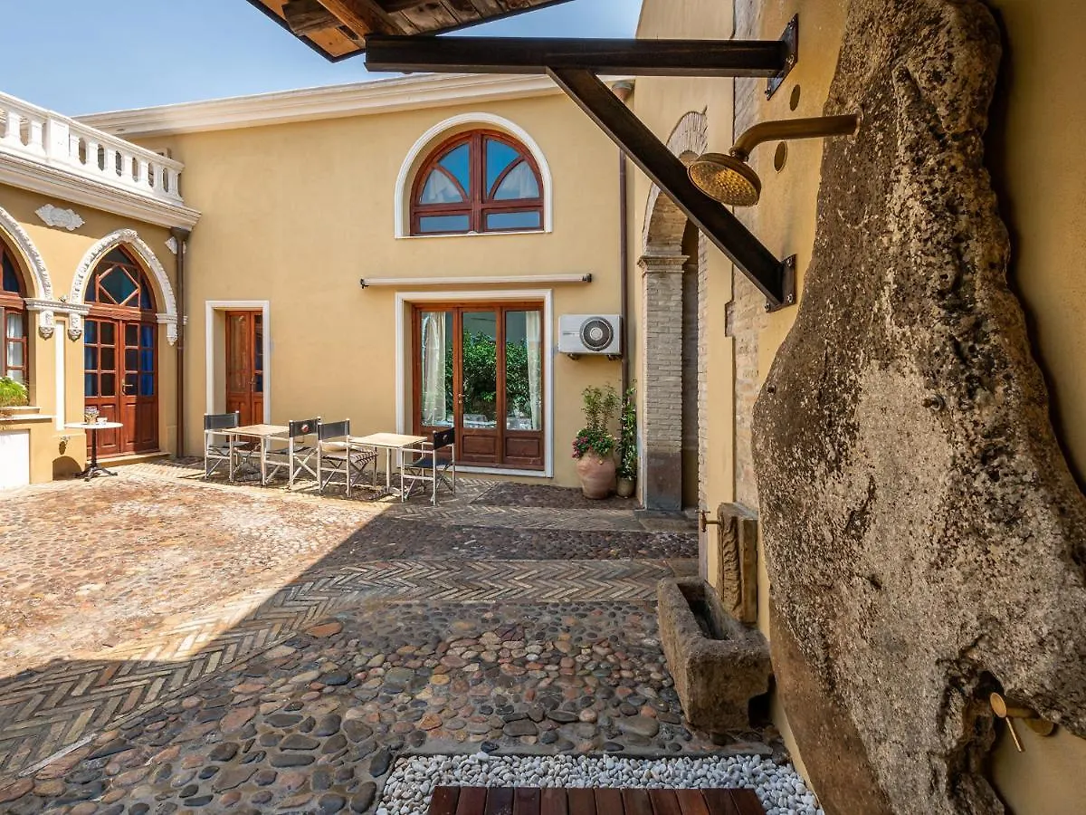 La Torretta Domus Otel Quartu SantʼElena 0*,  İtalya